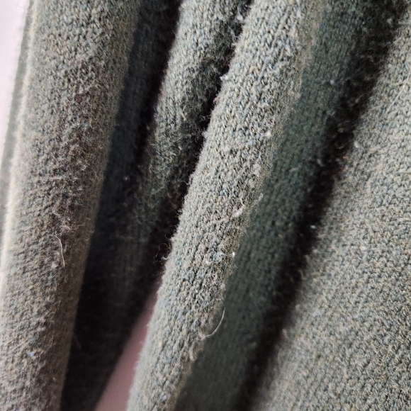 Tommy Hilfiger Green V-Neck Sweater Mens Medium Logo Long Sleeve Preppy Office - Picture 7 of 8